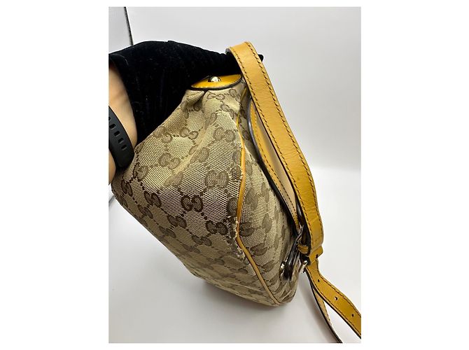 Gucci Sukey Borsa a tracolla in tela monogram GG e pelle Marrone D'oro - vista 10