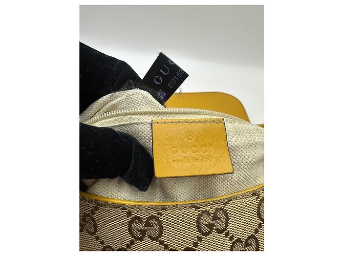 Gucci Sukey Borsa a tracolla in tela monogram GG e pelle Marrone D'oro - vista 13