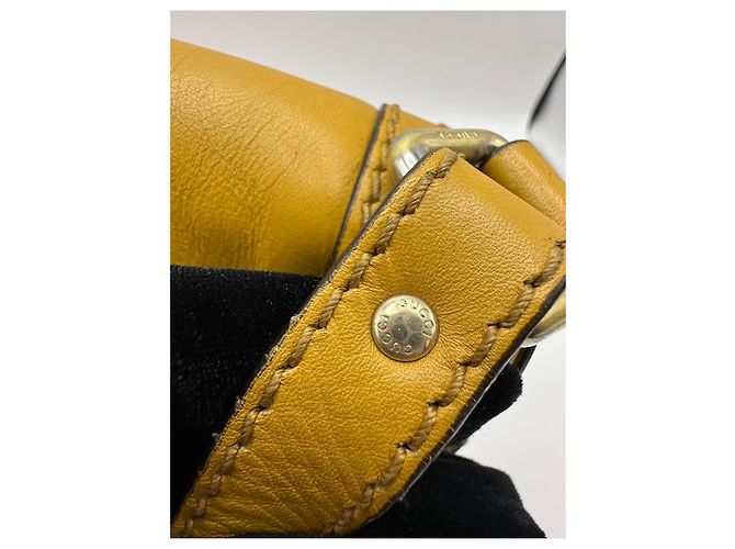 Gucci Sukey Borsa a tracolla in tela monogram GG e pelle Marrone D'oro - vista 4