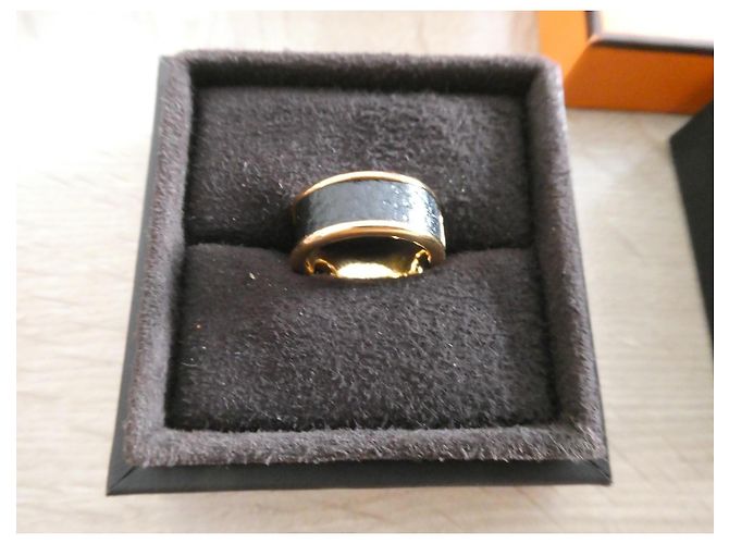 Anello Hermès Olympe H in acciaio dorato e pelle nera Nero D'oro - vista 11
