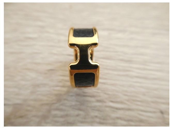 Anello Hermès Olympe H in acciaio dorato e pelle nera Nero D'oro - vista 3