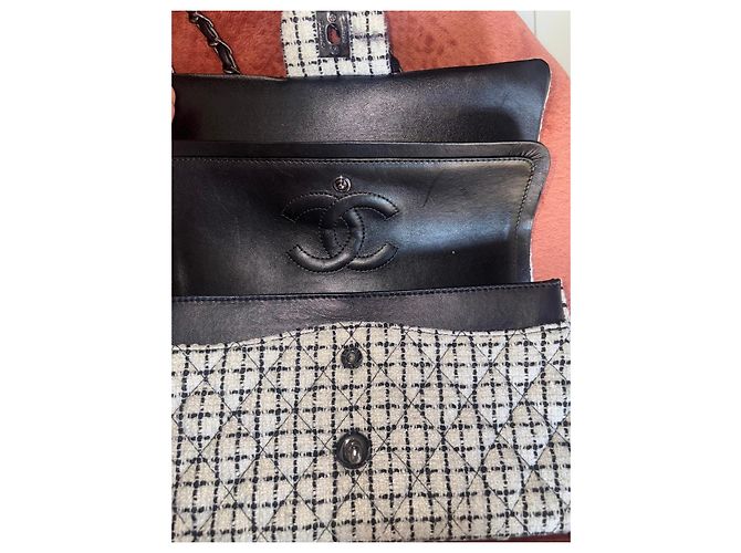 Timeless Borsa a patta Chanel Classic in tweed bianco e nero - vista 11