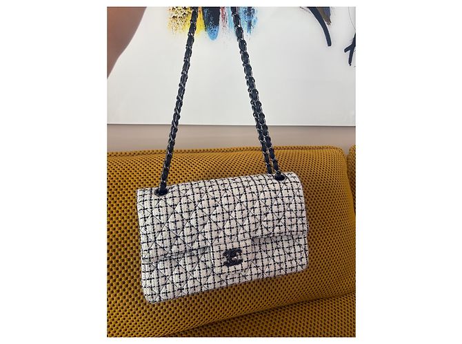Timeless Borsa a patta Chanel Classic in tweed bianco e nero - vista 2