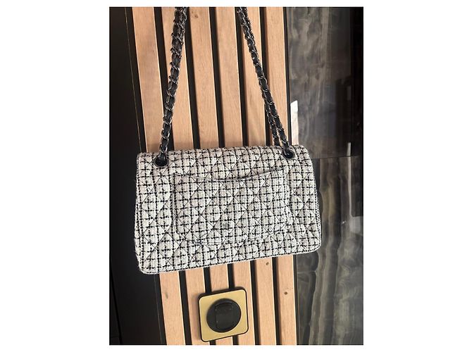 Timeless Borsa a patta Chanel Classic in tweed bianco e nero - vista 4