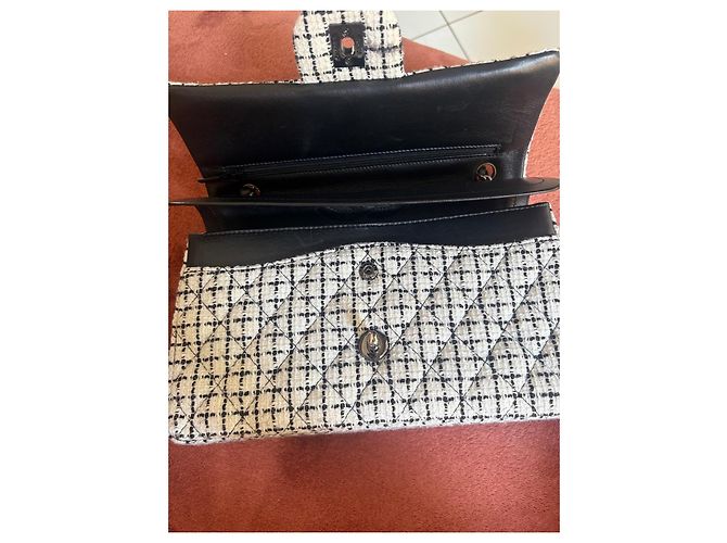 Timeless Borsa a patta Chanel Classic in tweed bianco e nero - vista 7