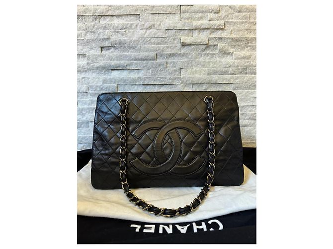 Saco Tote Acolchoado Chanel Couro Preto - vista 2