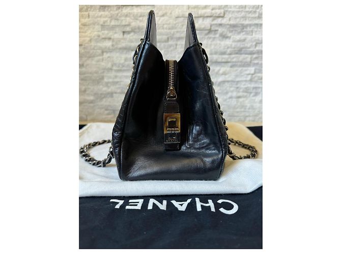 Saco Tote Acolchoado Chanel Couro Preto - vista 4