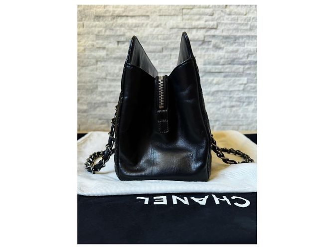 Saco Tote Acolchoado Chanel Couro Preto - vista 5