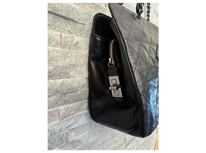 Saco Tote Acolchoado Chanel Couro Preto - vista 6