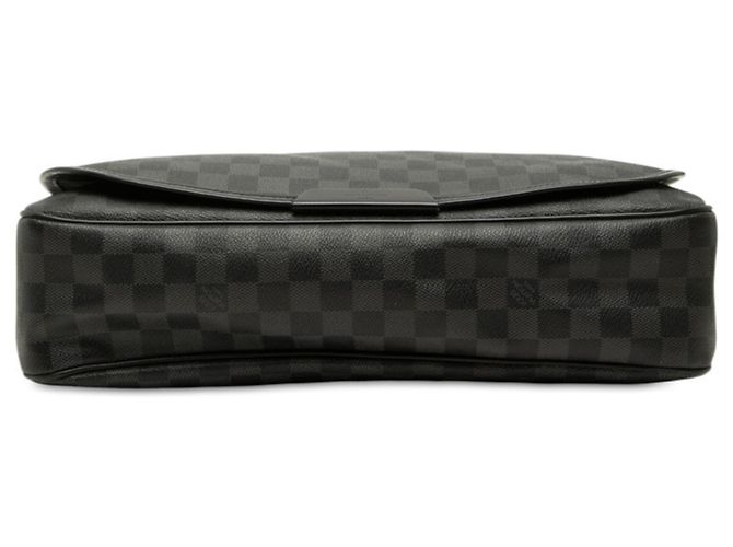 Borsa a tracolla Louis Vuitton Damier Graphite Daniel GM Nero - vista 3