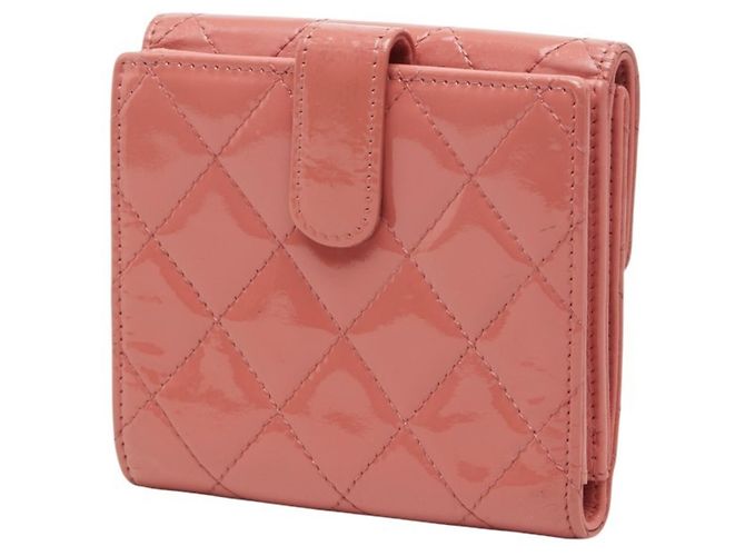 Cartera bi-fold Chanel de piel charol rosa - vista 2