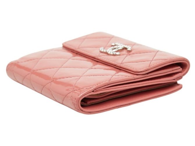Cartera bi-fold Chanel de piel charol rosa - vista 4