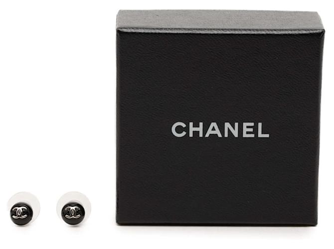 Timeless Orecchini a lobo rotondi Chanel Coco Mark Nero Argento - vista 4