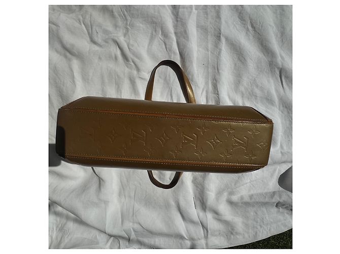 Reade Borsa Louis Vuitton Monogram Mat Malden Gold hardware - vista 10