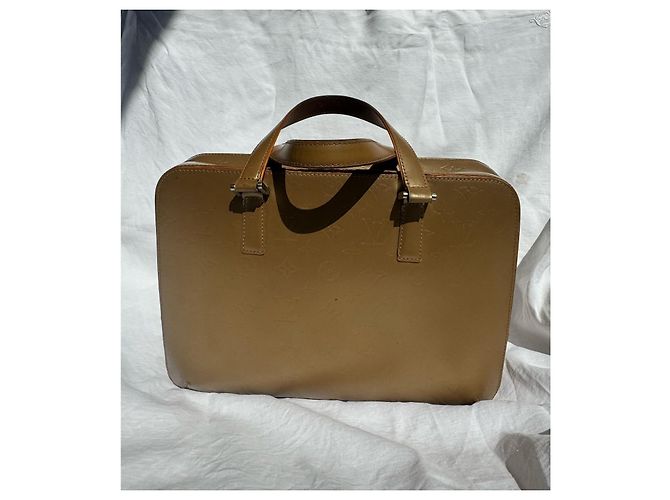 Reade Borsa Louis Vuitton Monogram Mat Malden Gold hardware - vista 2