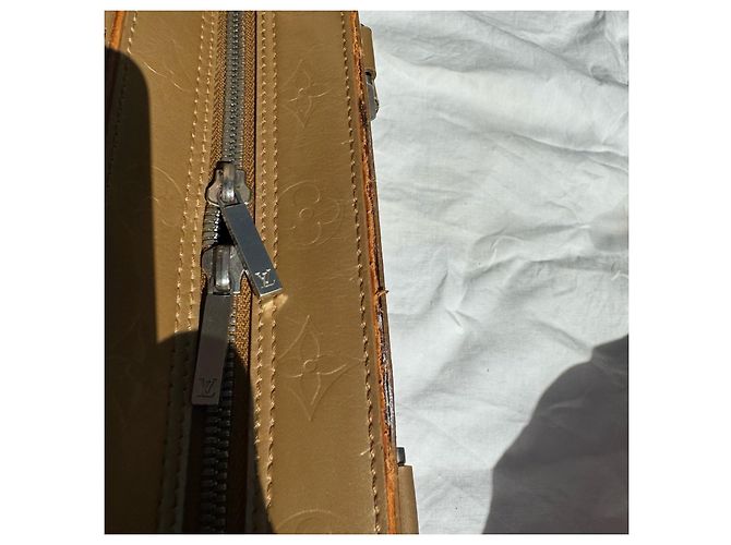 Reade Borsa Louis Vuitton Monogram Mat Malden Gold hardware - vista 5