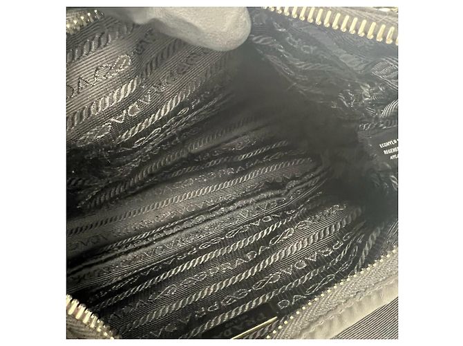 Borsa a tracolla Prada Re-Edition in nylon con logo triangolare e pelle Saffiano Nero - vista 9