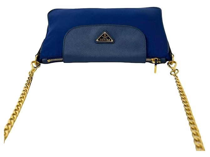 Borsa a tracolla Prada con logo triangolare e catena Blu - vista 4