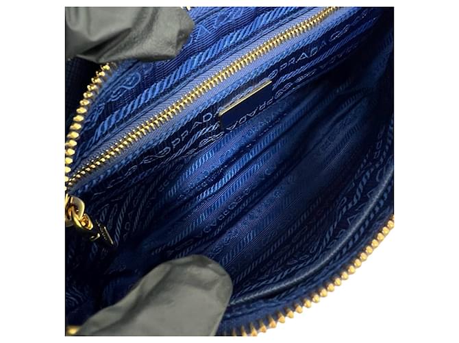 Borsa a tracolla Prada con logo triangolare e catena Blu - vista 9