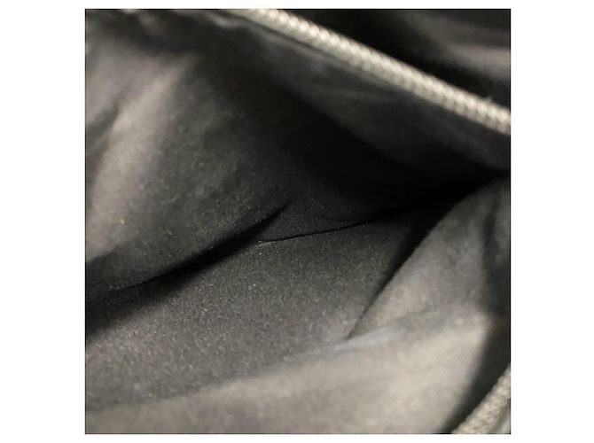 Borsa a tracolla in pelle nera Yves Saint Laurent Nero - vista 10