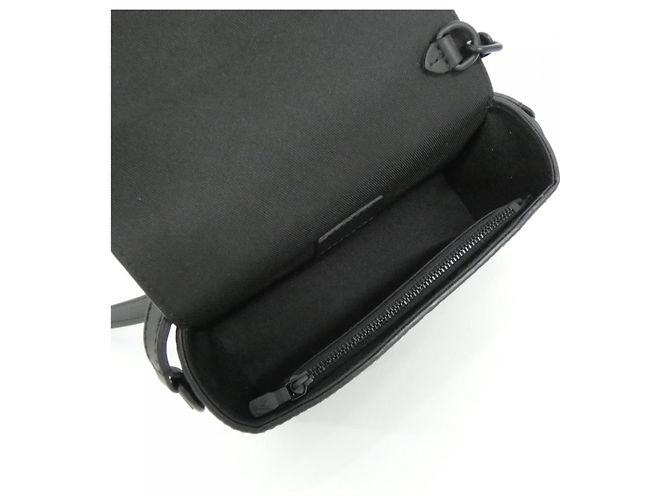 Borsa a tracolla Louis Vuitton Steamer Wearable Wallet Monogram Taurillon Nero - vista 7