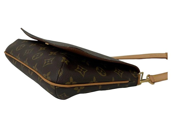 Mini borsa a tracolla Louis Vuitton in pelle marrone - vista 8