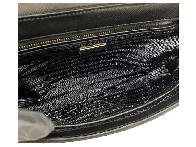 Mini borsa a tracolla in nylon trapuntato con logo Prada e catena Nero - vista 9