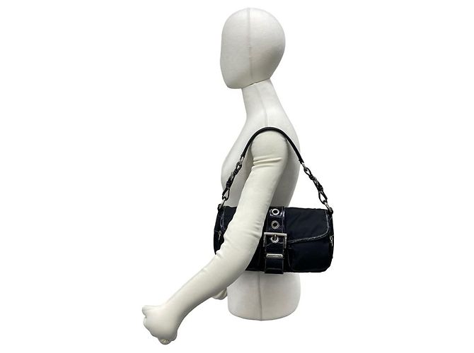 Borsa semi-spalla Prada in nylon Tessuto e pelle goffrata con logo Triangle Nero - vista 2