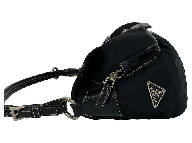 Borsa semi-spalla Prada in nylon Tessuto e pelle goffrata con logo Triangle Nero - vista 5