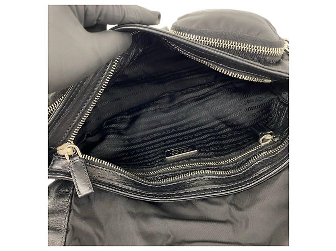 Borsa a tracolla media in nylon Tessuto e pelle con logo triangolo Prada Nero - vista 9