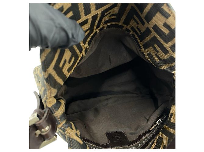 FENDI Vintage Semi-One Shoulder Tasche mit Zucca FF Muster Braun Schwarz - Ansicht 9