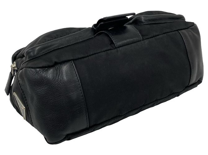 Borsa semi one shoulder in pelle e nylon Tessuto con logo triangolo Prada Nero - vista 7
