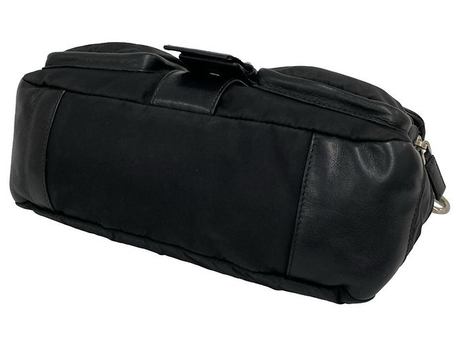 Borsa semi one shoulder in pelle e nylon Tessuto con logo triangolo Prada Nero - vista 8