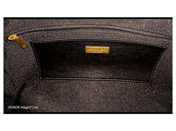 Chanel Borsa Bowling in pelle verniciata nera matelassé Nero - vista 4
