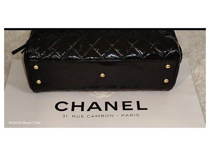 Chanel Borsa Bowling in pelle verniciata nera matelassé Nero - vista 6