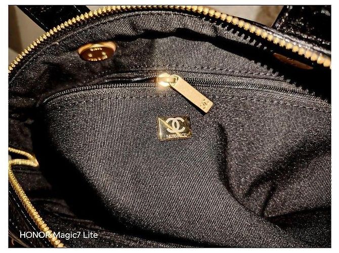 Chanel Borsa Bowling in pelle verniciata nera matelassé Nero - vista 9