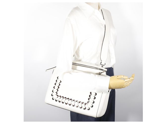 Fendi Dotcom Handtasche aus weißem Leder - Ansicht 19