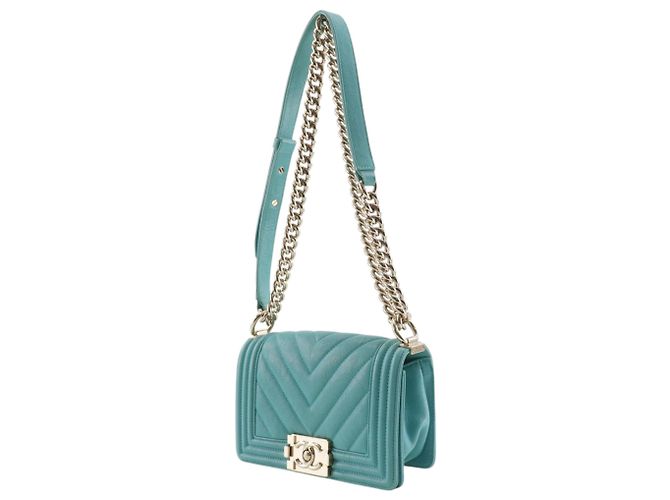 Borsa a tracolla Chanel Boy in verde - vista 2