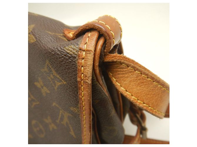 Borsa a tracolla Louis Vuitton Monogram Saumur MM Marrone - vista 11