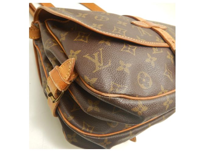Borsa a tracolla Louis Vuitton Monogram Saumur MM Marrone - vista 16