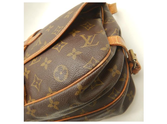 Borsa a tracolla Louis Vuitton Monogram Saumur MM Marrone - vista 17