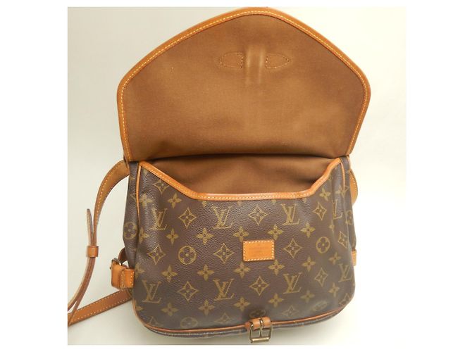 Borsa a tracolla Louis Vuitton Monogram Saumur MM Marrone - vista 18