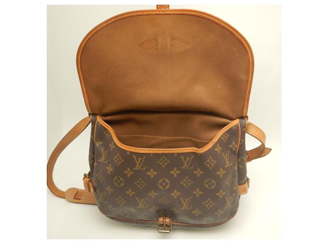 Borsa a tracolla Louis Vuitton Monogram Saumur MM Marrone - vista 19