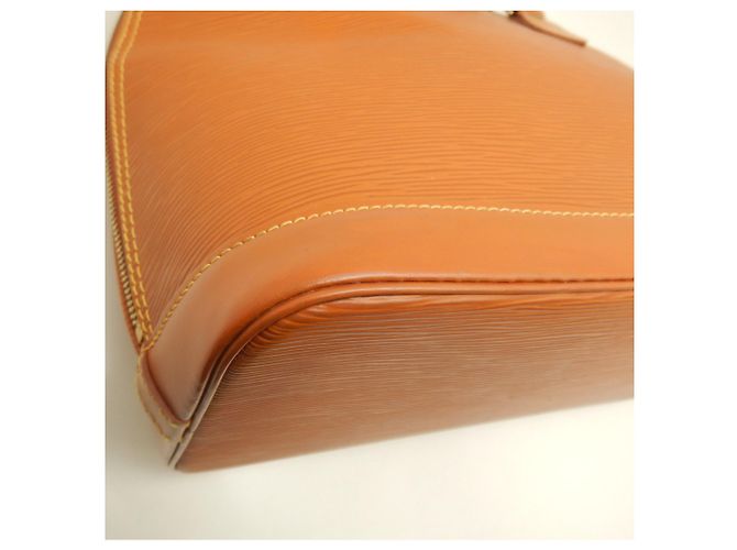 Borsa Louis Vuitton Epi Alma D'oro - vista 13
