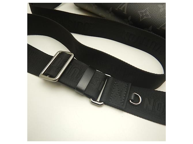 Borsa a tracolla Louis Vuitton Monogram Eclipse District PM Nero - vista 8