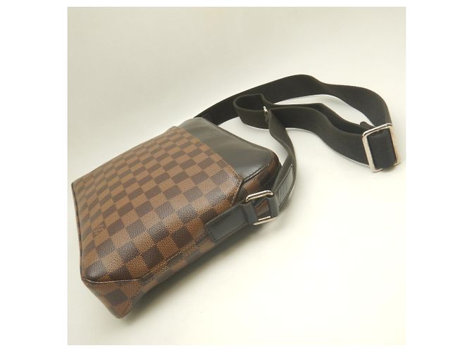Borsa a tracolla Louis Vuitton Damier Jake Messenger PM Marrone Damier ebene - vista 6