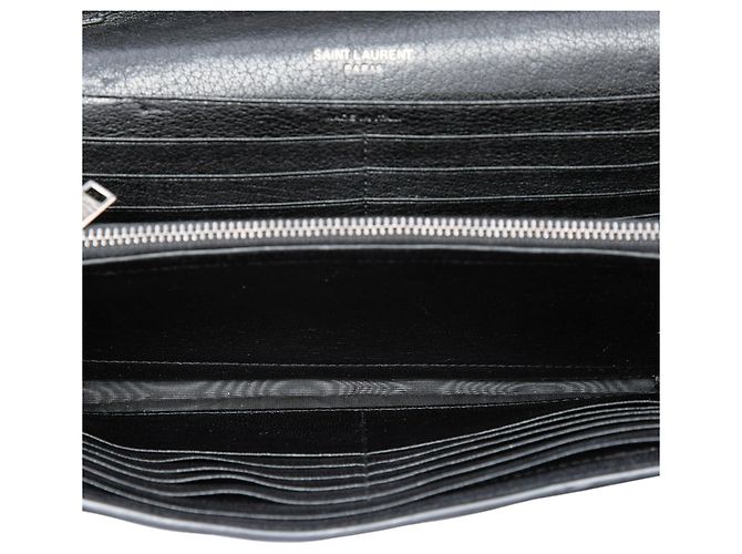 Portafoglio a busta con catena Saint Laurent in pelle di pecora nera a chevron con borchie monogramma Nero - vista 4