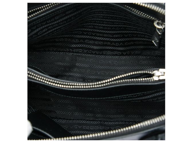Borsa Promenade Prada in vitello City Calf nero con stampa Flame Heels - vista 4