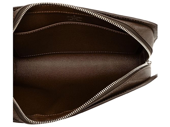 Louis Vuitton Brown Taiga Pochette Baikal Marrone Marrone scuro - vista 4