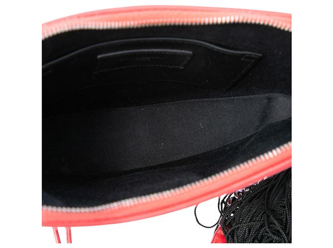 Saint Laurent Red Calfskin Monogram Sac Coeur Tassel Crossbody - vista 4